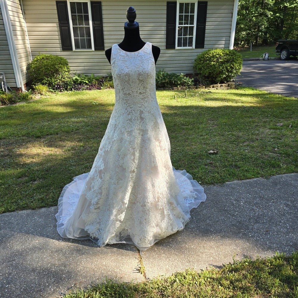 Oleg Cassini Sleeveless Lace A-Line Wedding Dress Ivory Champagne Size 10